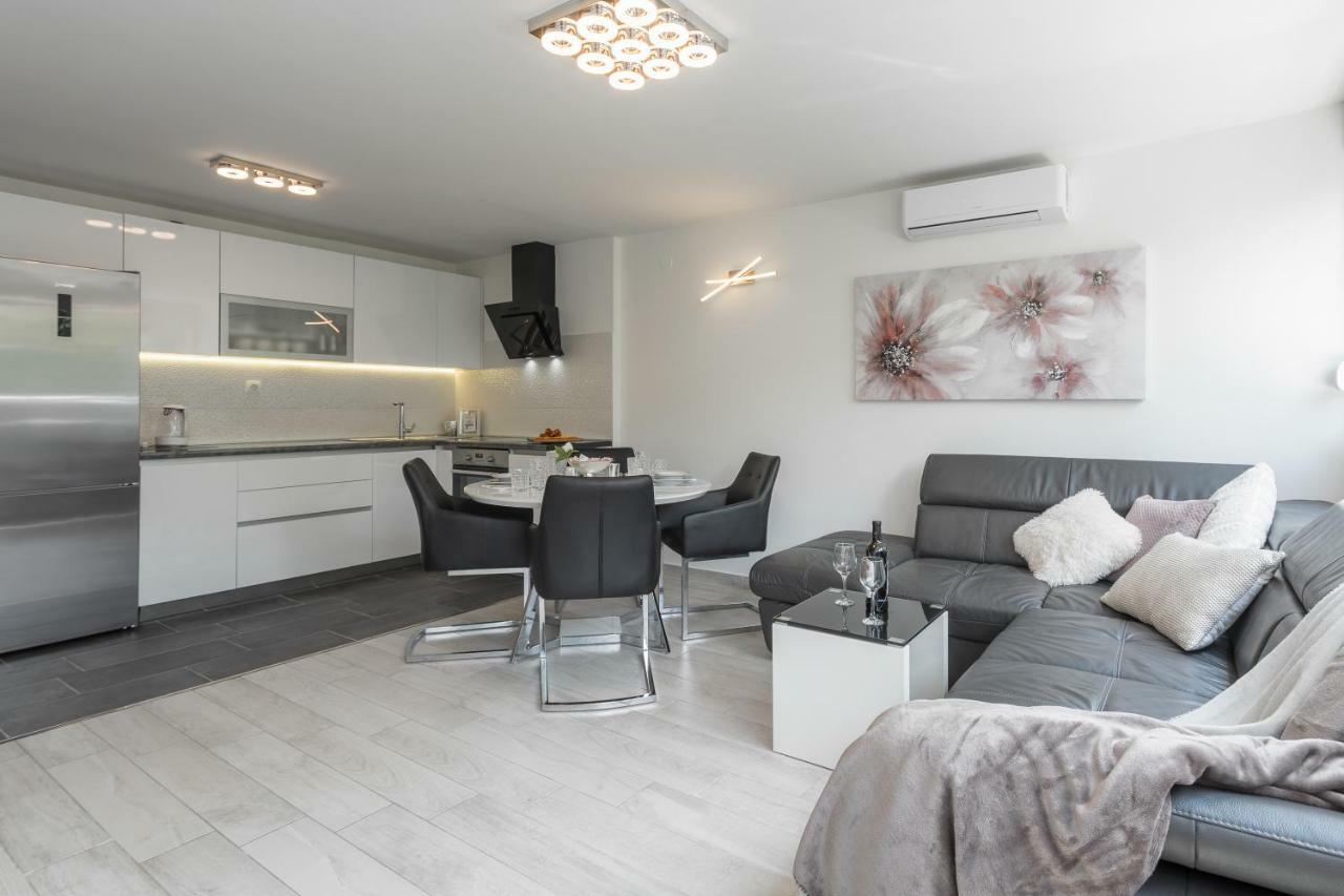 Luxury Apartment Bepo Split Exterior photo