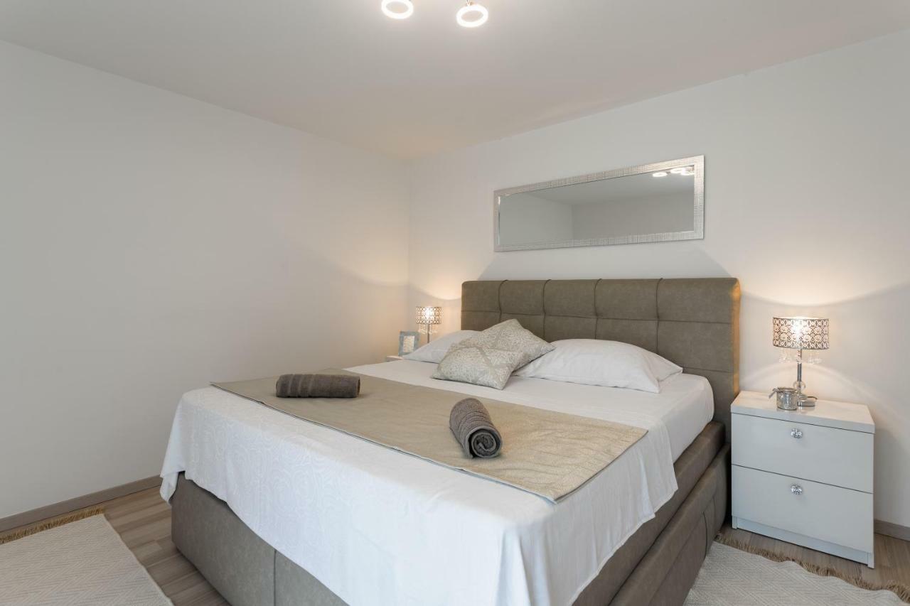 Luxury Apartment Bepo Split Exterior photo